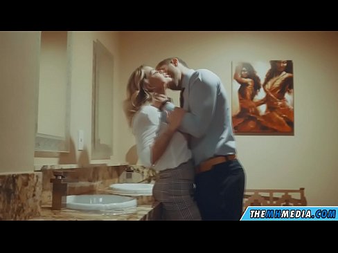 ❤️ Ko vas prsata blondinka zapelje na javnem stranišču ❤️ Super seks na sl.truedating.top